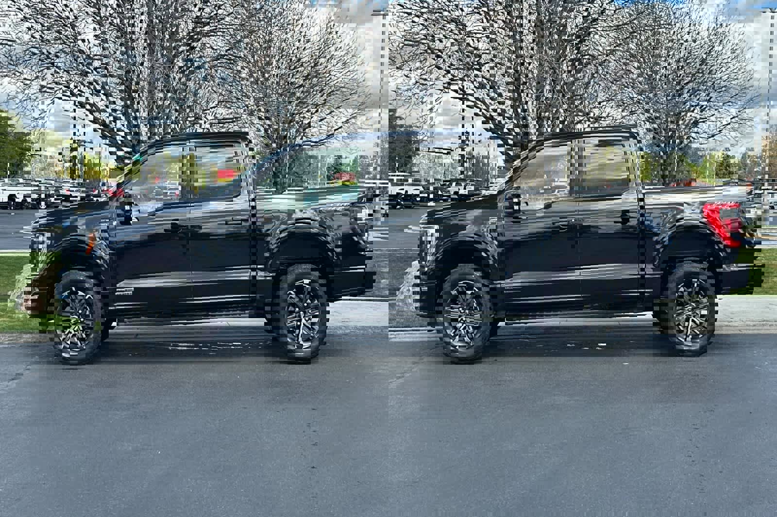 Certified 2023 Ford F150 Lariat w/ Equipment Group 502A High image 5