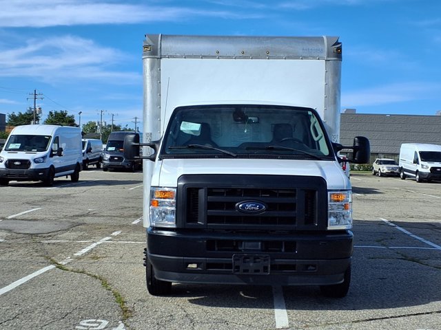 Certified 2022 Ford E-350 and Econoline 350 Super Duty RWD image 30