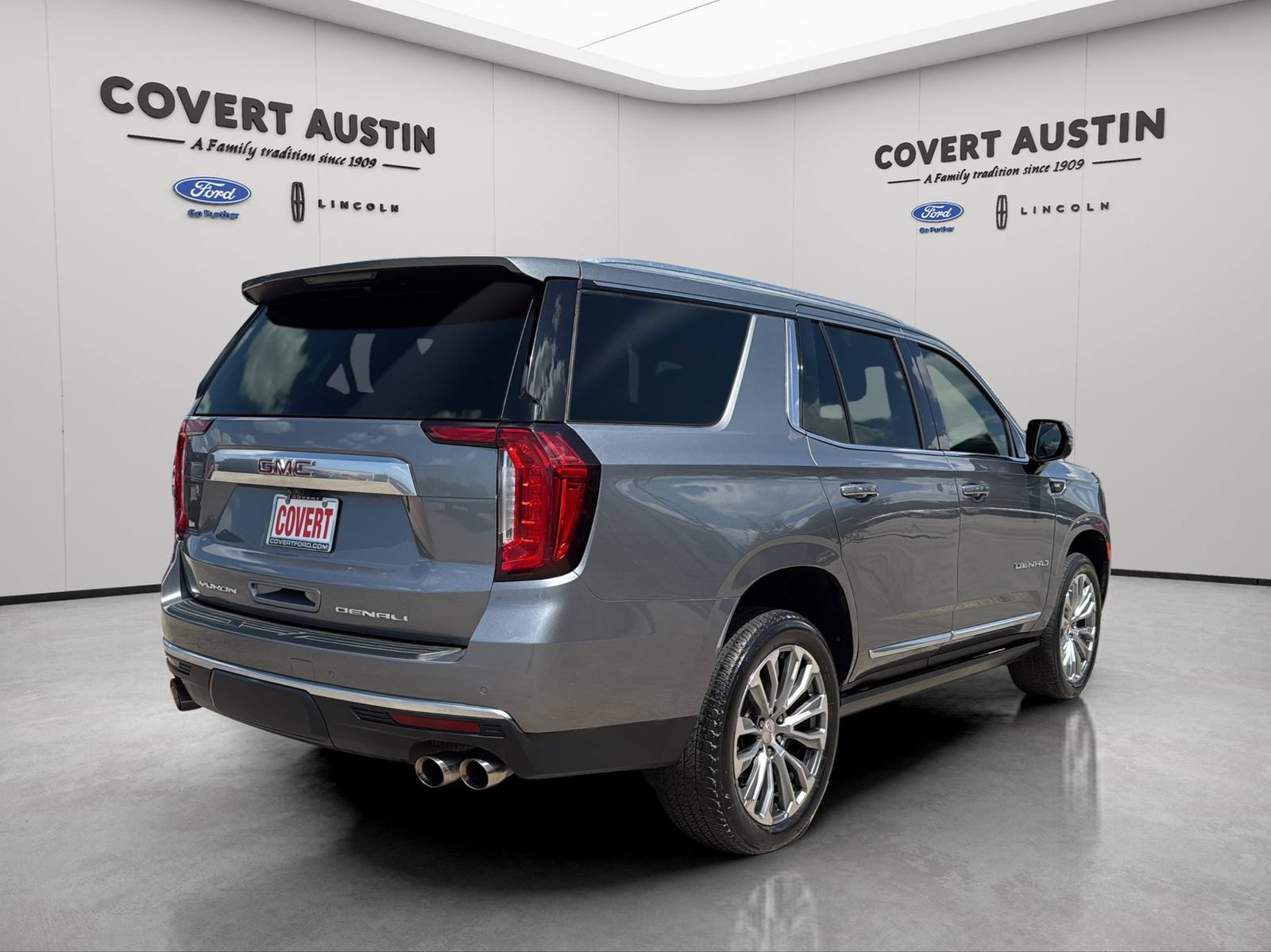 Used 2021 GMC Yukon Denali w/ Denali Premium Package AWD/4WD image 5