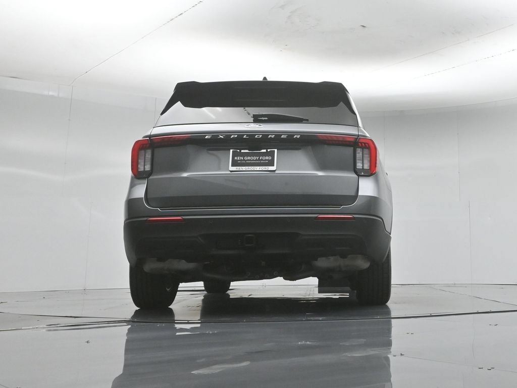 Certified 2025 Ford Explorer Active RWD image 47