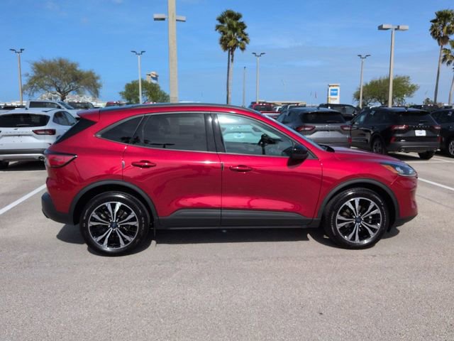 Certified 2022 Ford Escape SE w/ SE Sport Appearance Package image 3