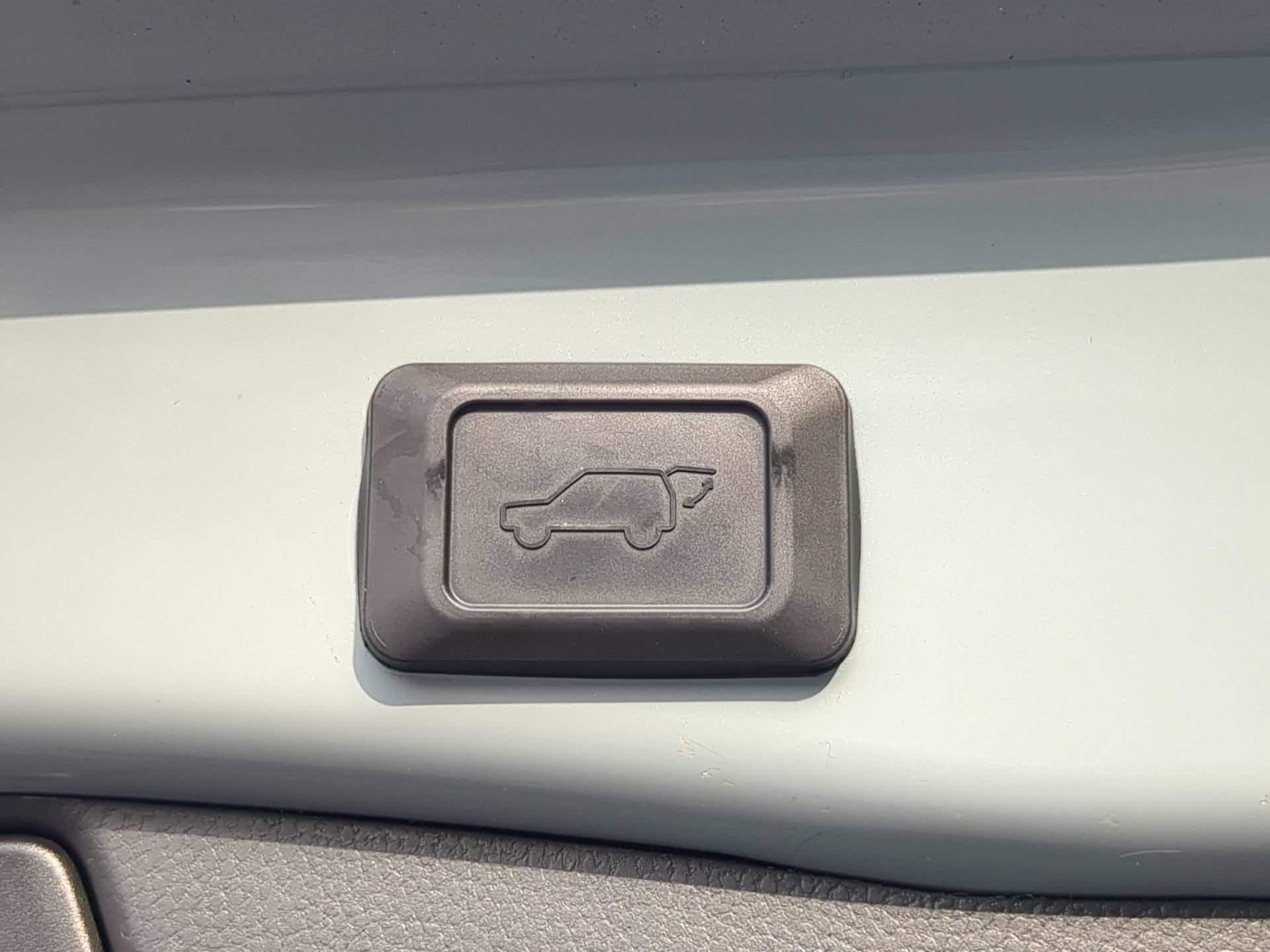 Used 2022 Toyota RAV4 XLE w/ Convenience Package FWD image 47