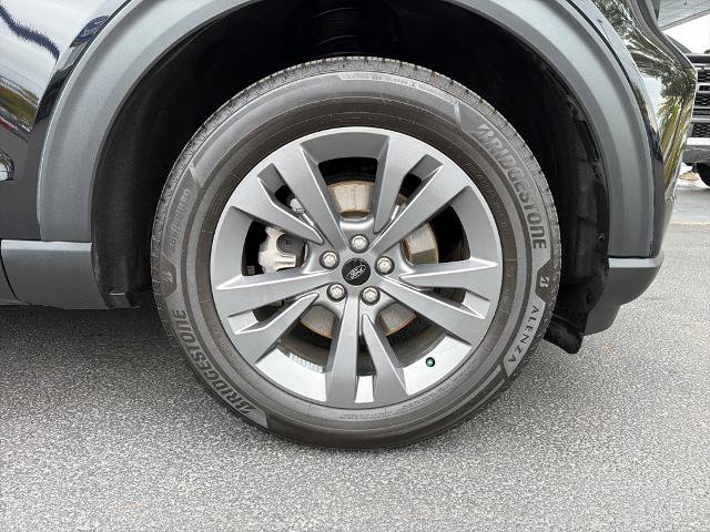 Certified 2021 Ford Explorer XLT w/ Equipment Group 202A AWD/4WD image 5