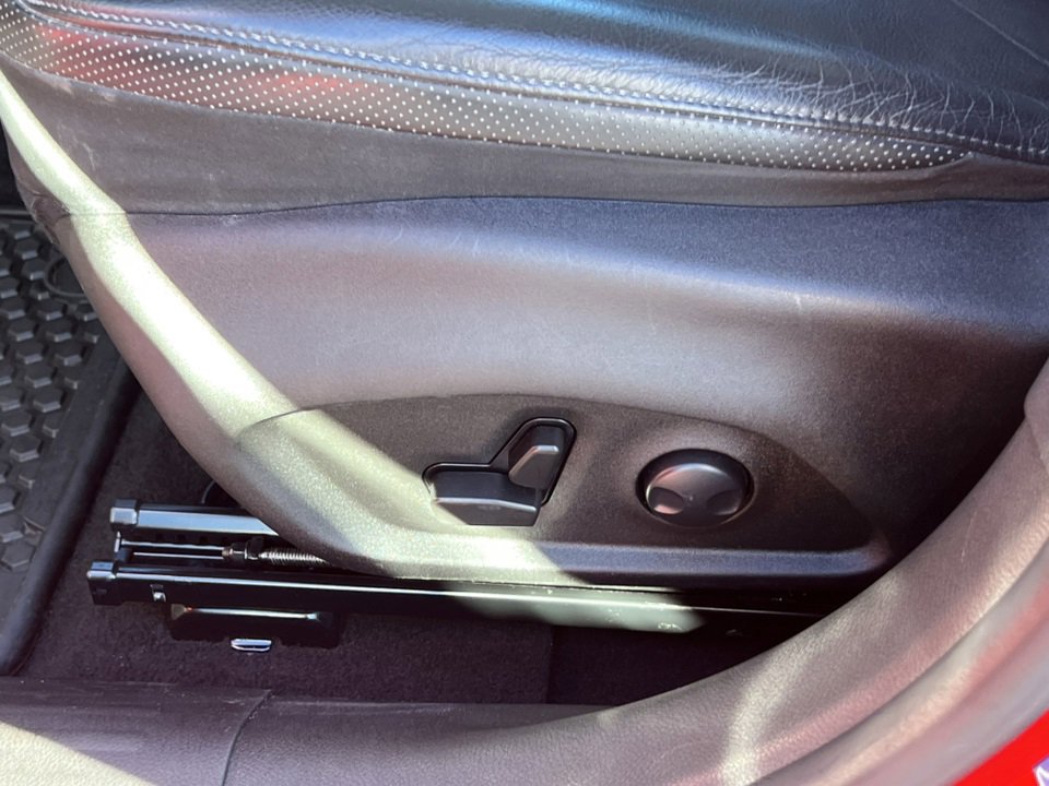 Used 2022 Jeep Renegade Limited w/ Sun, Sound & Wheels Group image 15