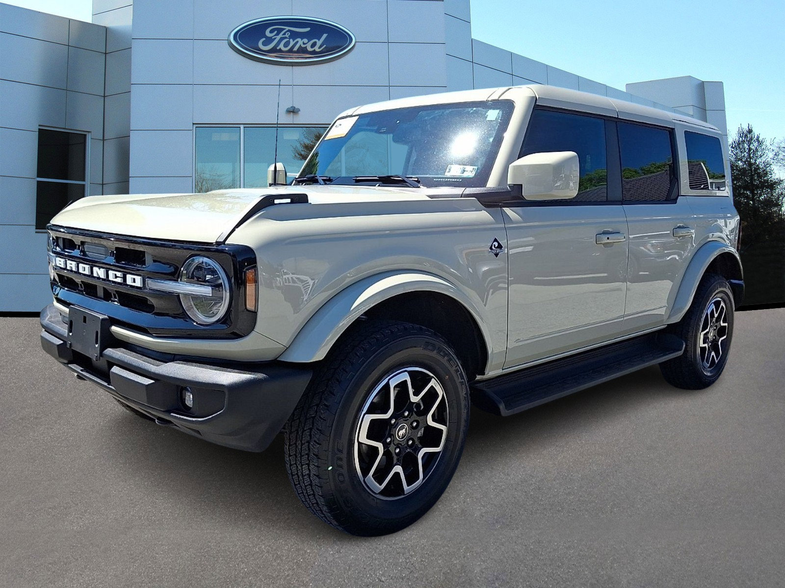 Certified 2025 Ford Bronco Outer Banks AWD/4WD image 4