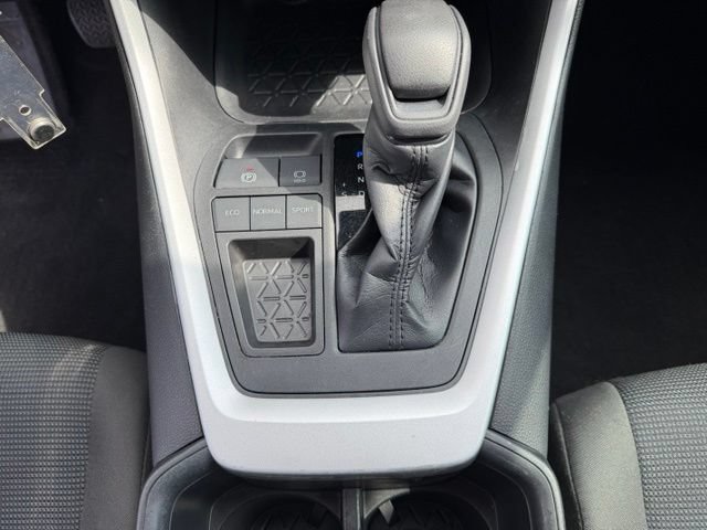 Used 2023 Toyota RAV4 LE FWD image 18
