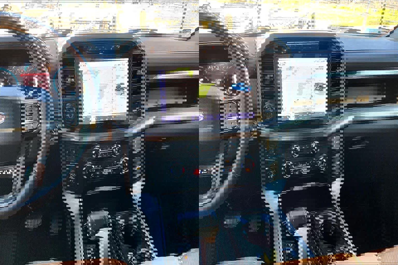 Certified 2023 Ford F150 Platinum w/ Equipment Group 701A High image 8