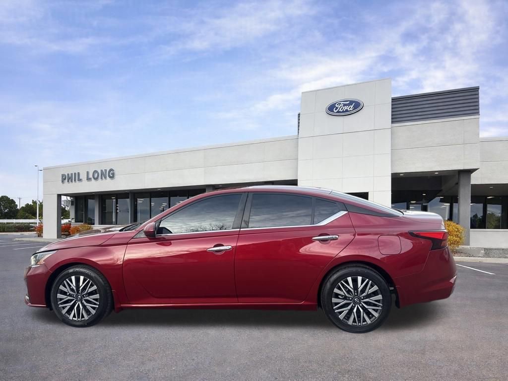 Used 2023 Nissan Altima 2.5 SV FWD image 4