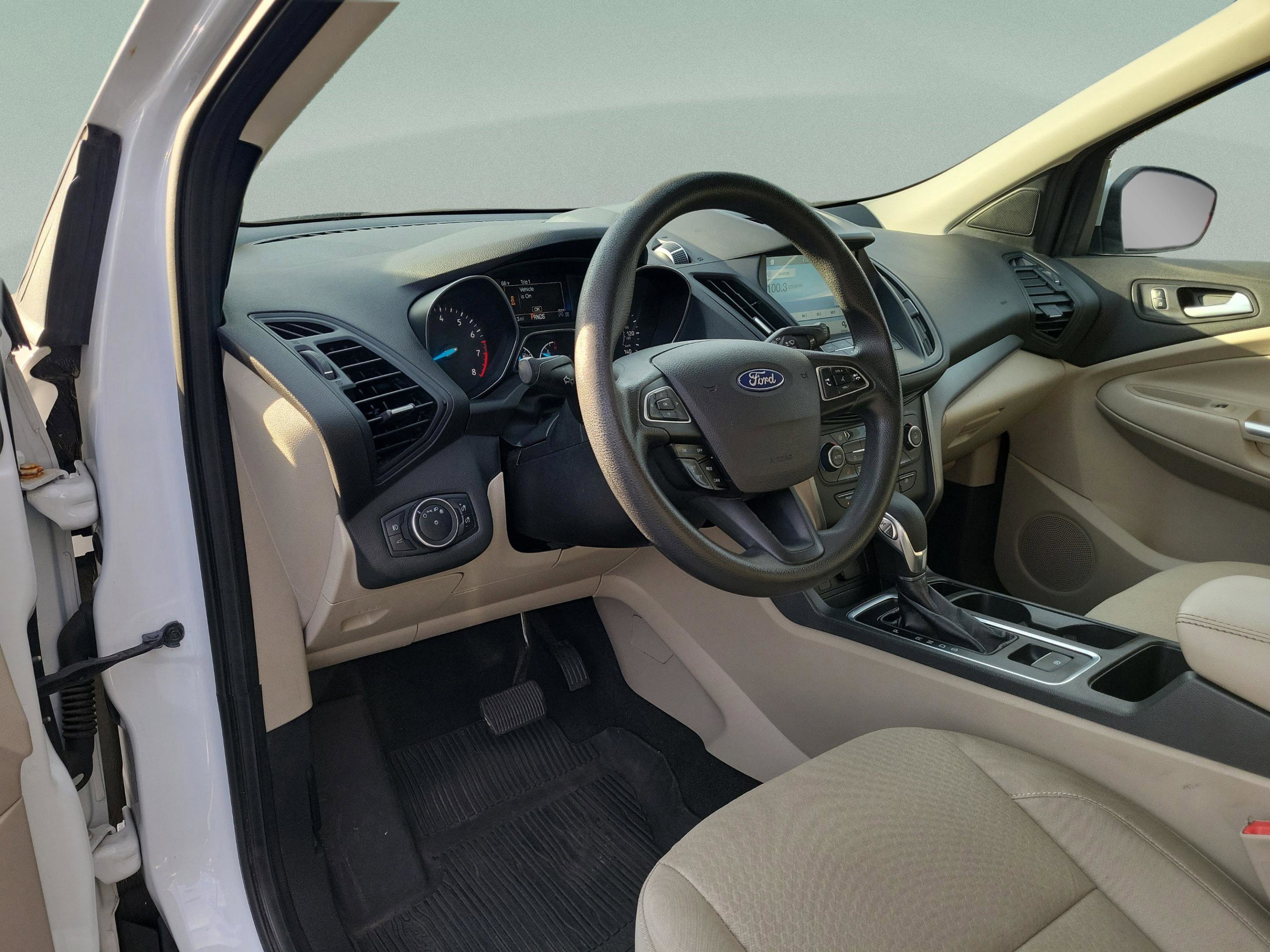 Certified 2018 Ford Escape SE w/ SE Sync 3 Package AWD/4WD image 16