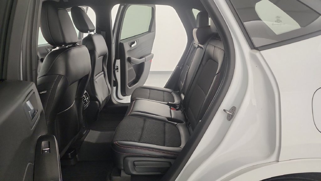 Certified 2023 Ford Escape ST-Line w/ Tech Pack #1 AWD/4WD image 29
