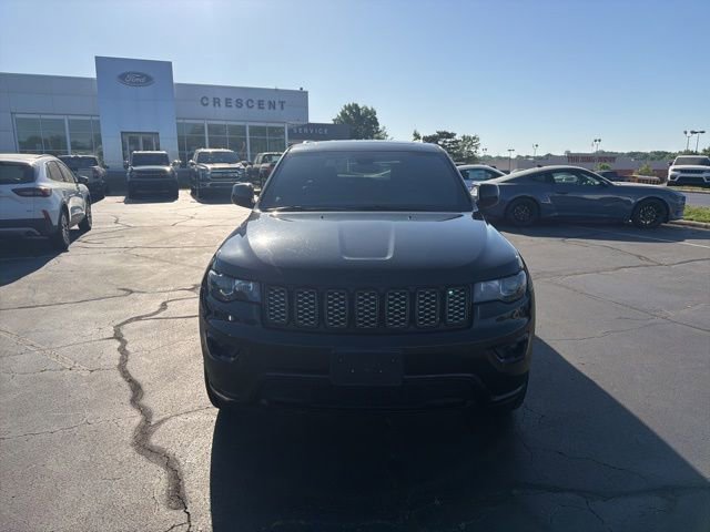 Used 2019 Jeep Grand Cherokee Altitude AWD/4WD image 2