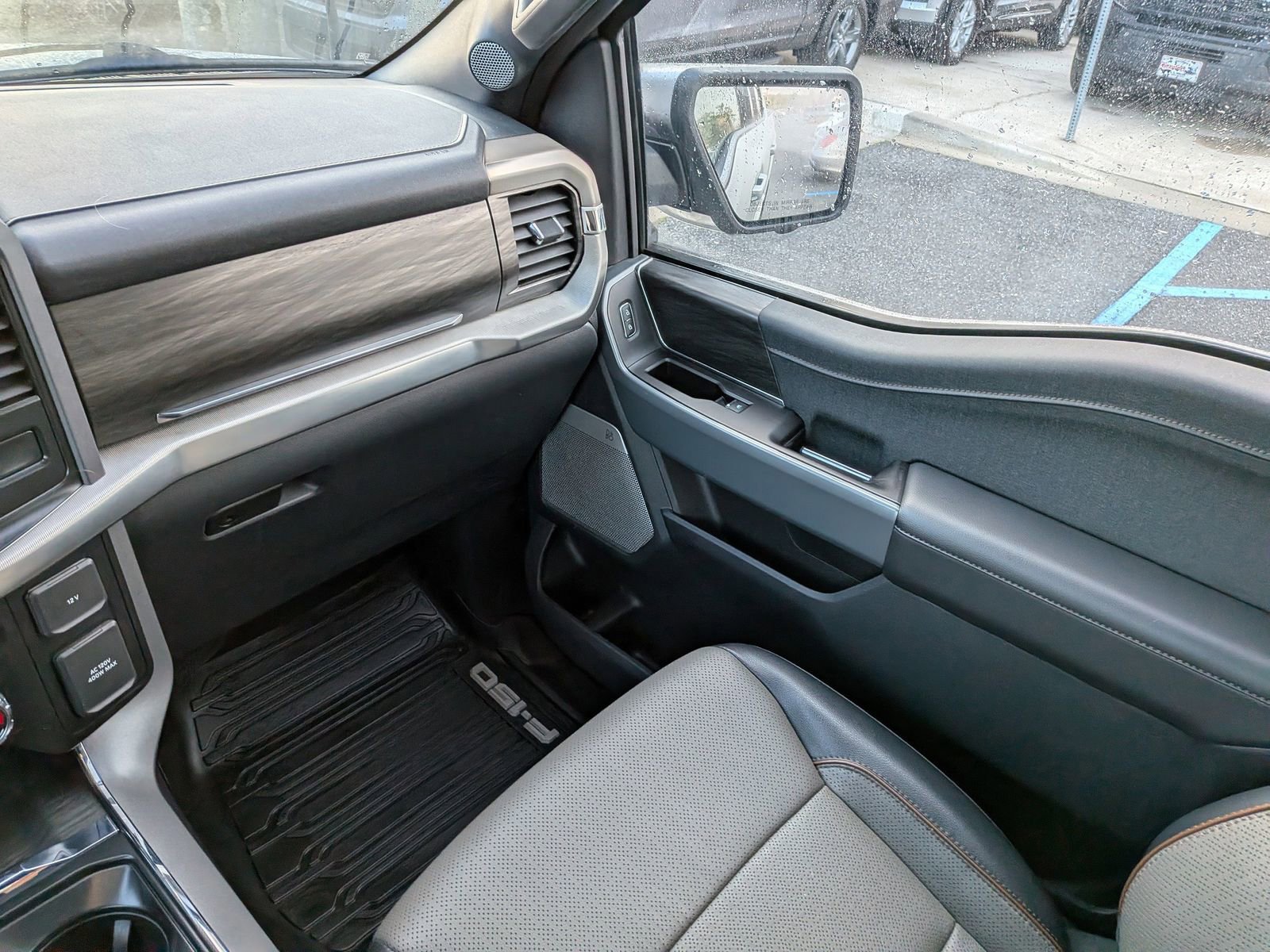 Certified 2024 Ford F150 Lariat w/ FX4 Off-Road Package image 19