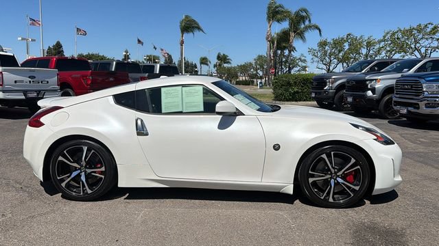 Used 2018 Nissan 370Z Coupe RWD image 2