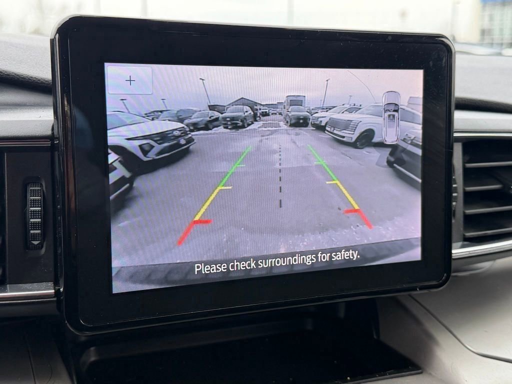 Certified 2022 Ford Explorer XLT w/ Equipment Group 202A image 6