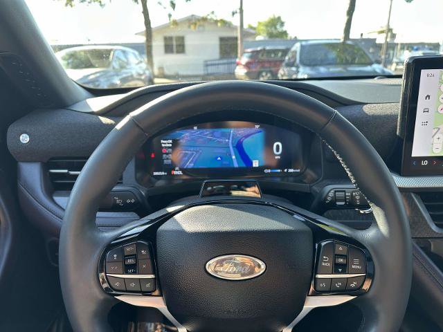 Certified 2025 Ford Explorer Platinum w/ Ultimate Package AWD/4WD image 17