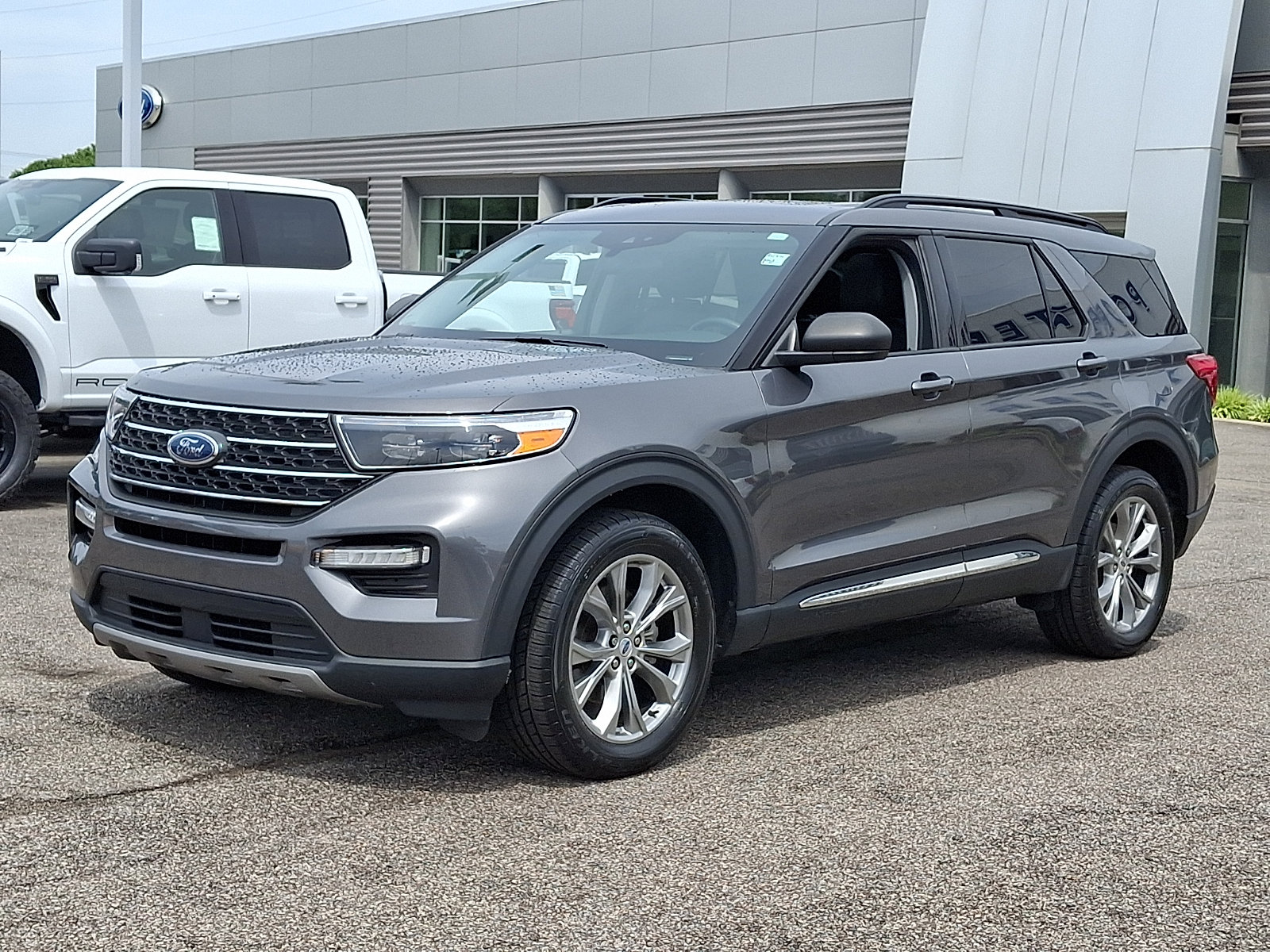 Certified 2023 Ford Explorer XLT w/ Equipment Group 202A AWD/4WD image 5
