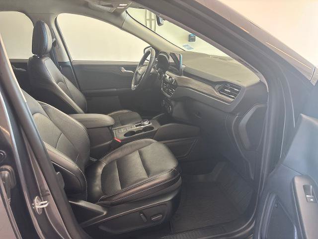 Certified 2020 Ford Escape Titanium AWD/4WD image 6