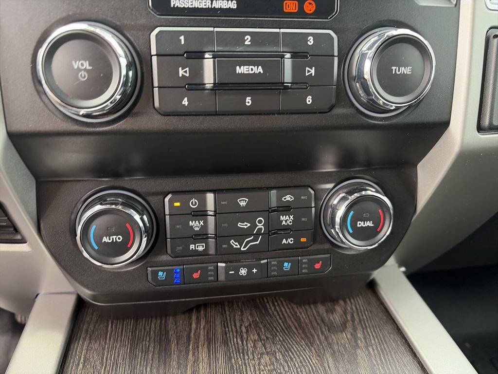 Certified 2020 Ford F350 Lariat w/ Lariat Value Package AWD/4WD image 25