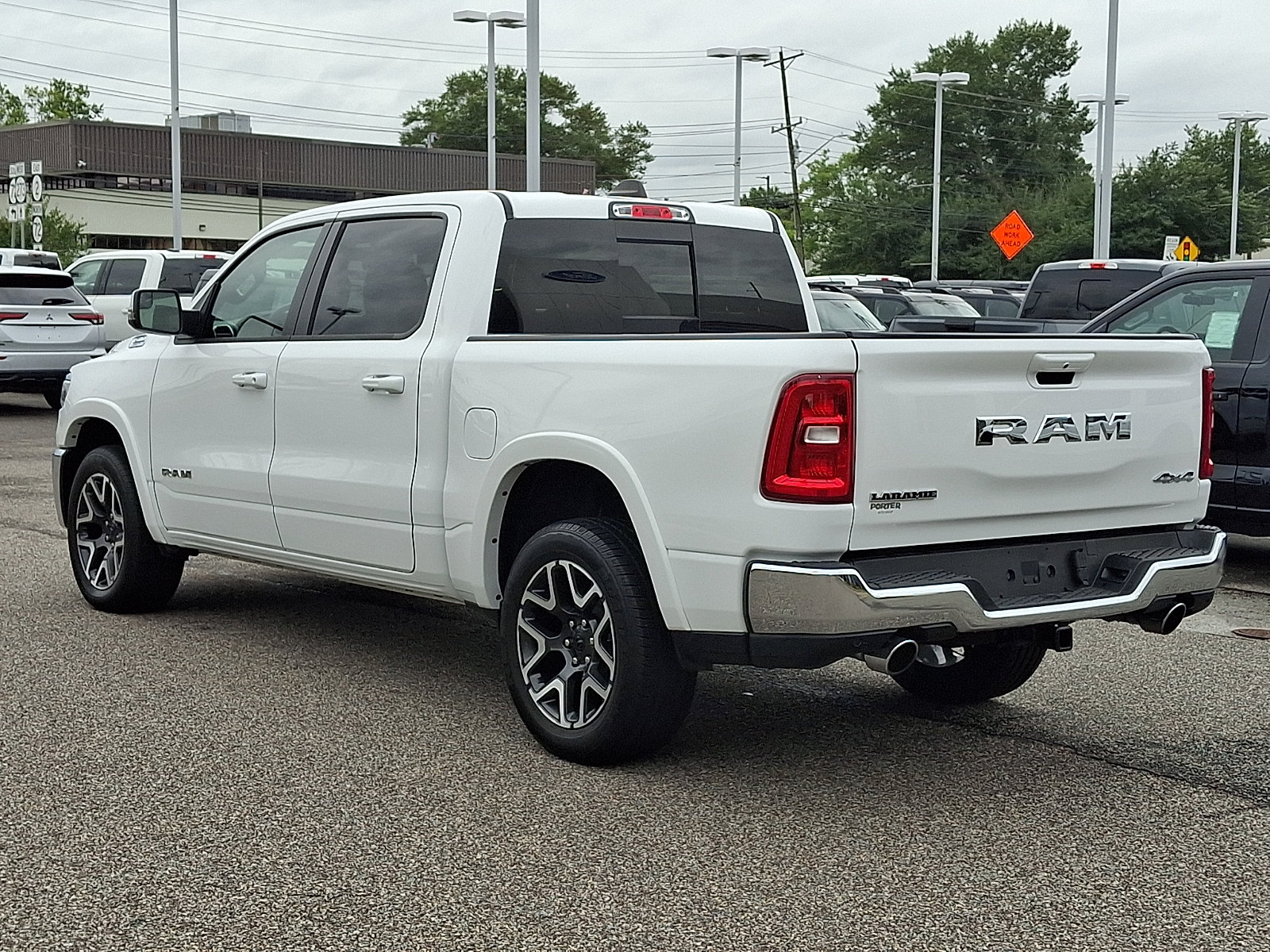 Used 2025 RAM 1500 Laramie AWD/4WD image 7