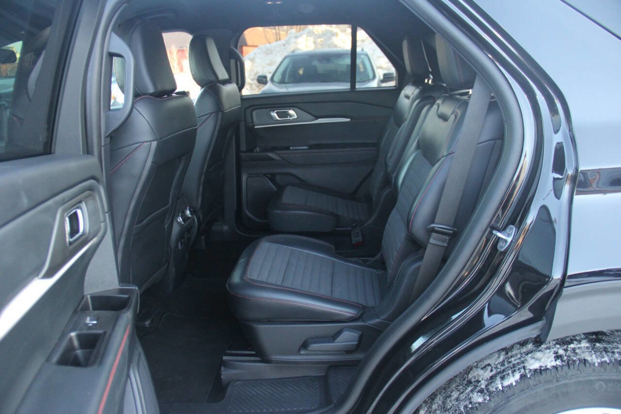 Certified 2025 Ford Explorer ST-Line image 13