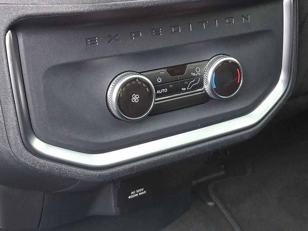 Certified 2025 Ford Expedition Active image 11