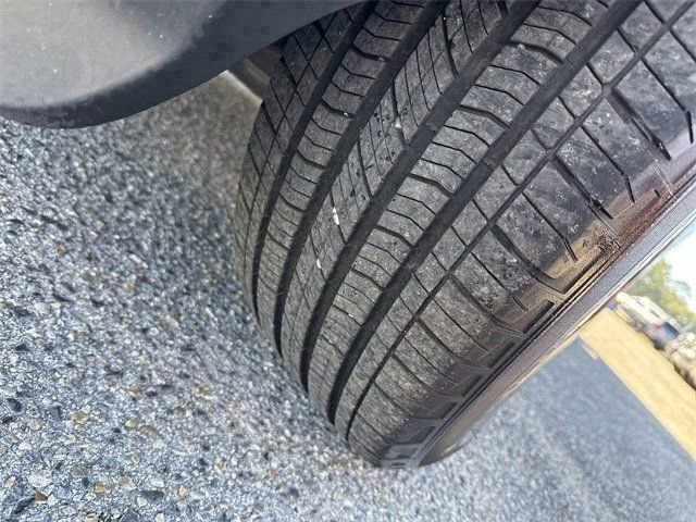 Used 2024 Jeep Grand Cherokee Limited image 31