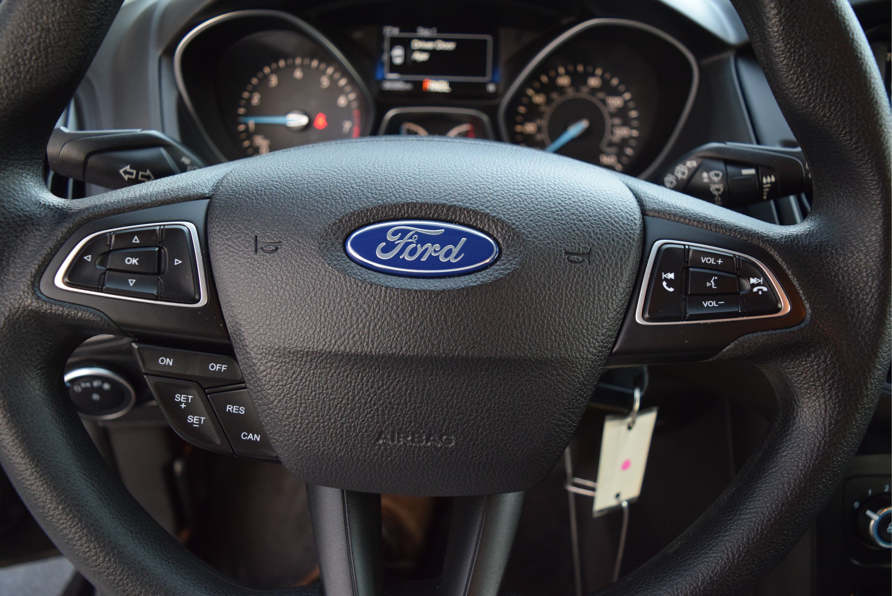 Certified 2018 Ford Focus SE FWD image 10