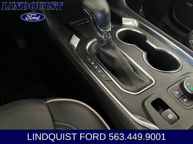 Used 2023 Chevrolet Traverse Premier w/ Redline Edition AWD/4WD image 10