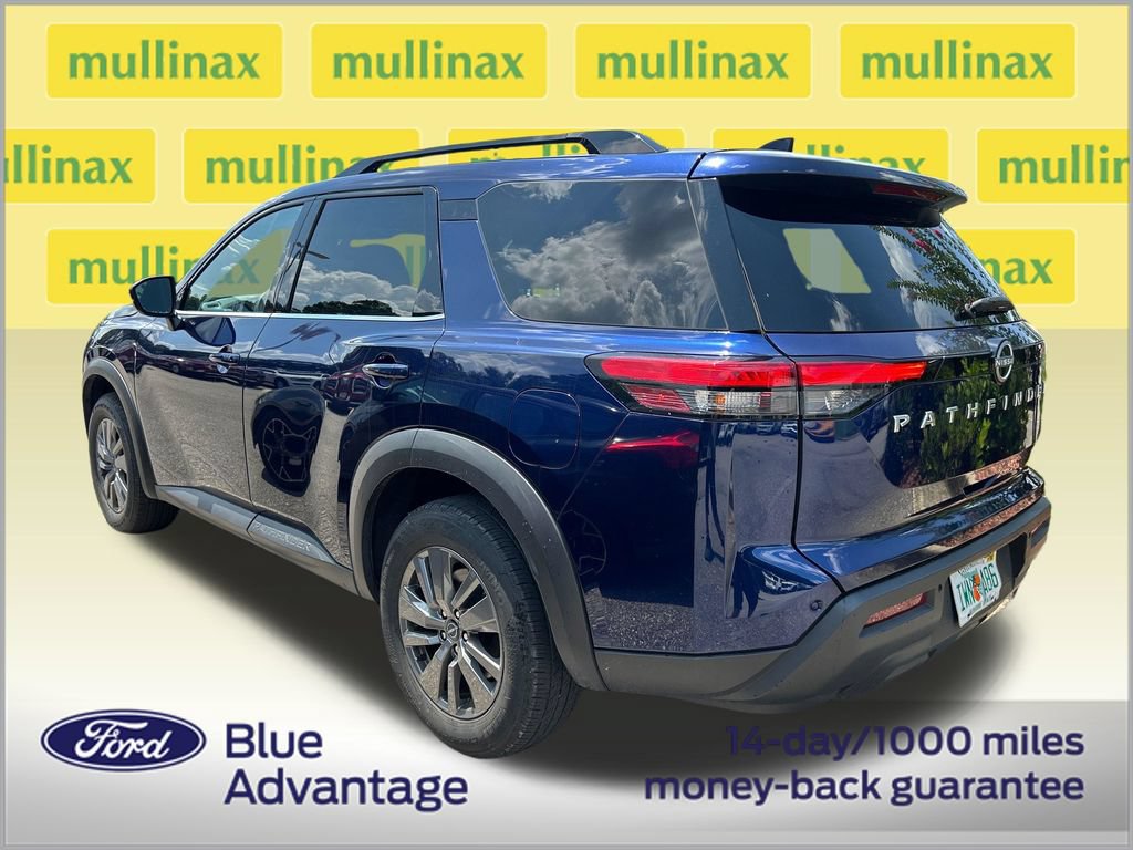 Used 2025 Nissan Pathfinder SV FWD image 3