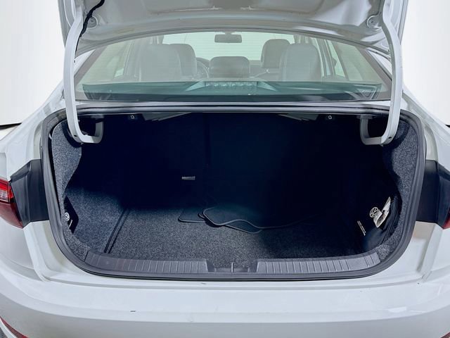 Used 2020 Volkswagen Jetta SE w/ SE Cold Weather Package image 26