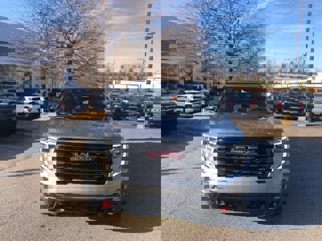 Used 2024 GMC Acadia AT4 w/ Luxury Package image 7