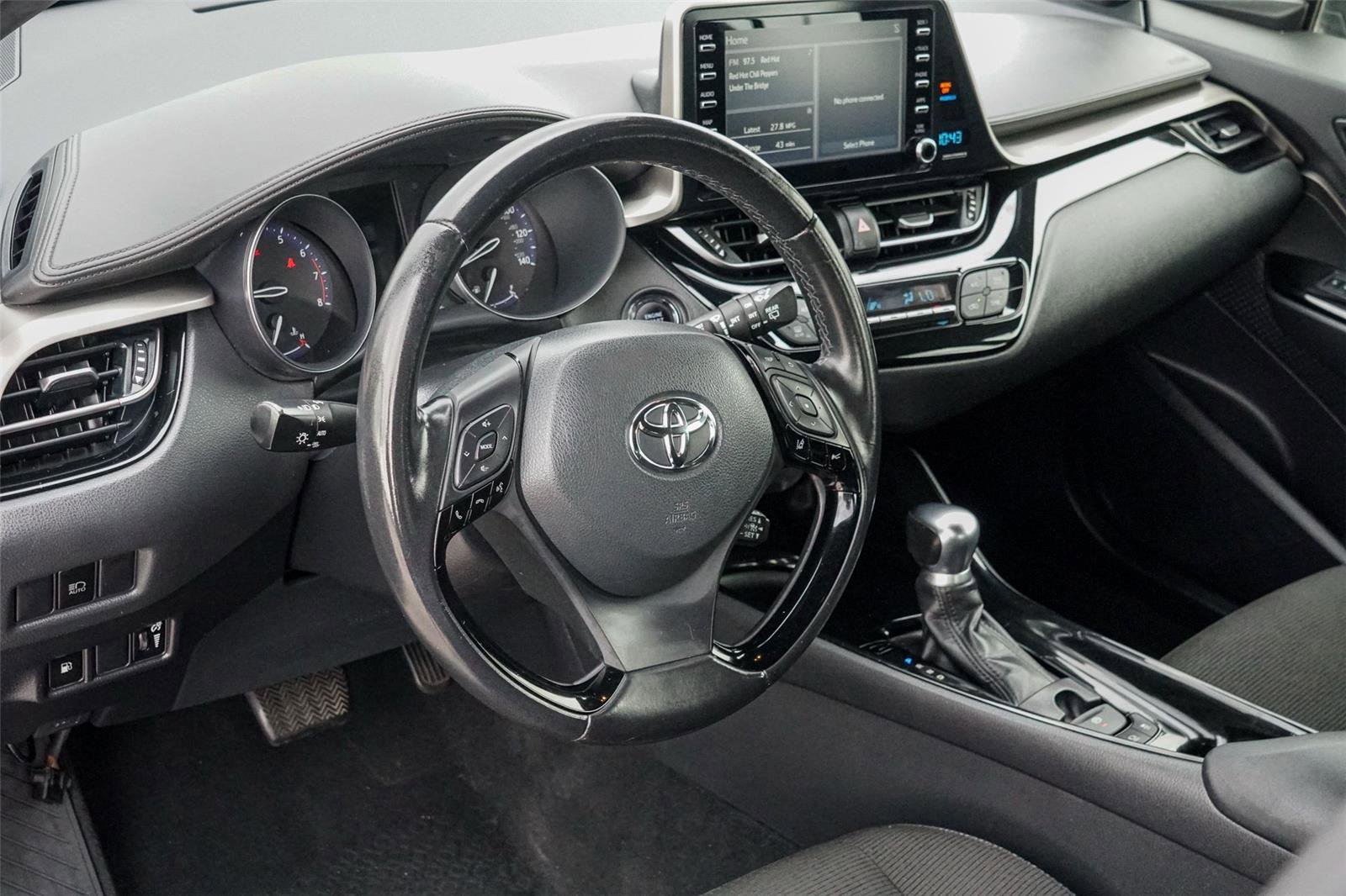 Used 2019 Toyota C-HR XLE FWD image 9