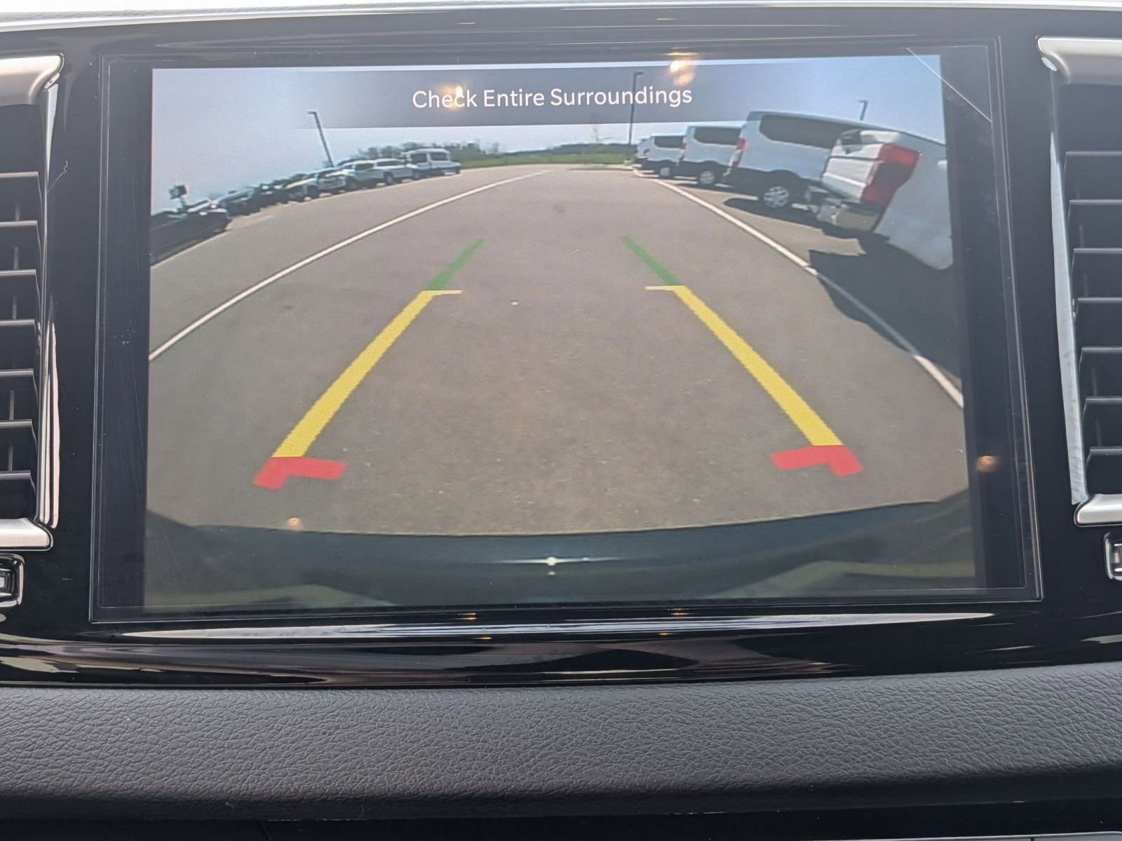 Used 2025 Chrysler Pacifica Select FWD image 24