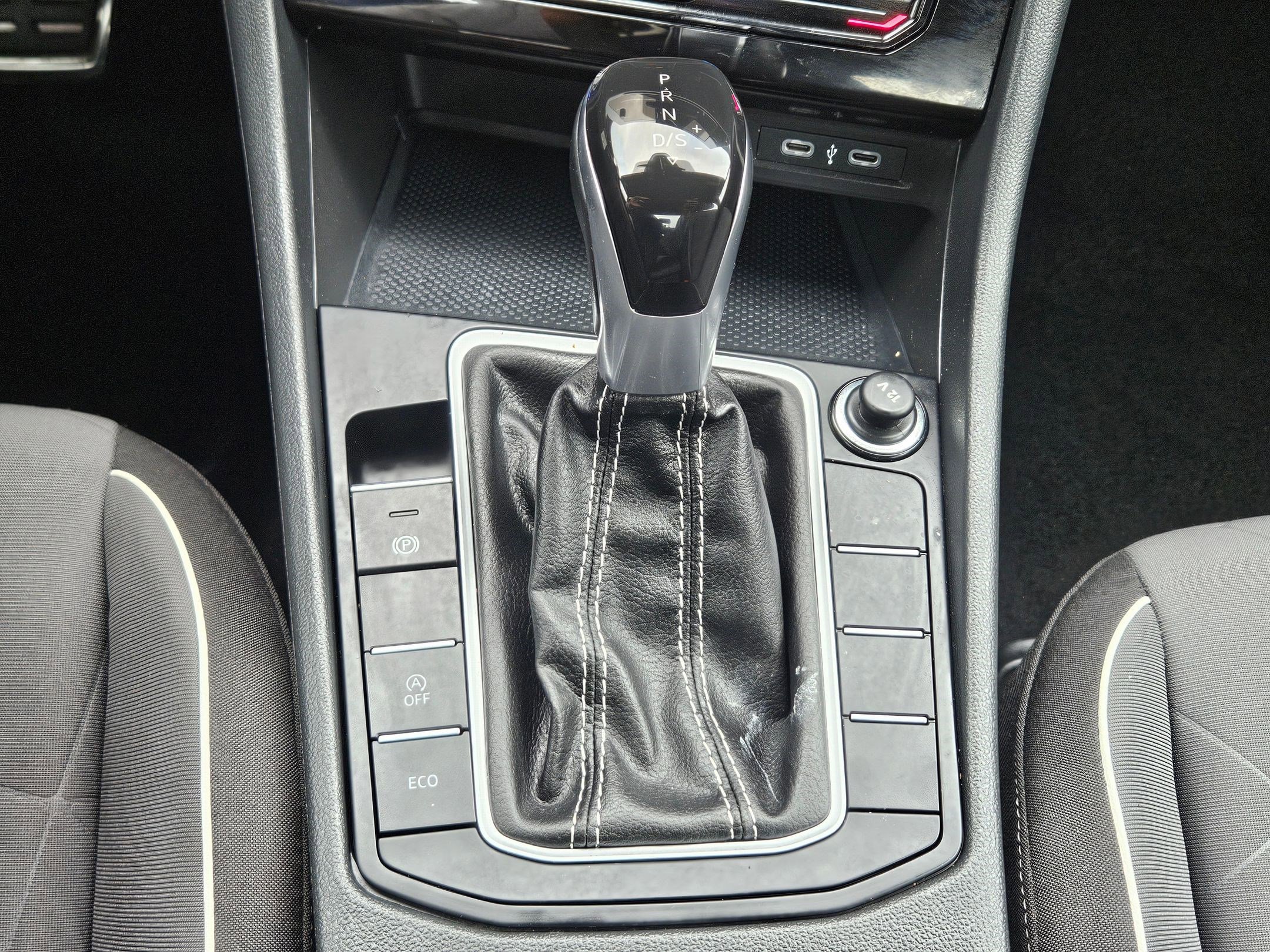 Used 2025 Volkswagen Jetta Sport FWD image 43