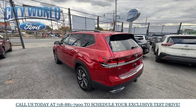 Used 2024 Volkswagen Atlas SE w/ Panoramic Sunroof Package image 5