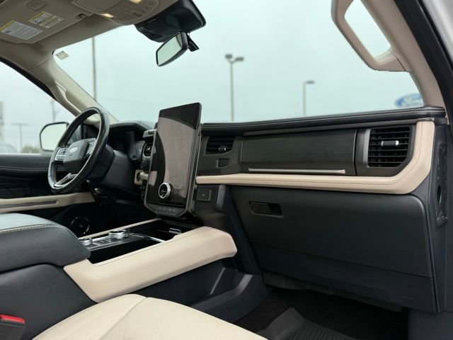 Certified 2022 Ford Expedition Platinum image 22