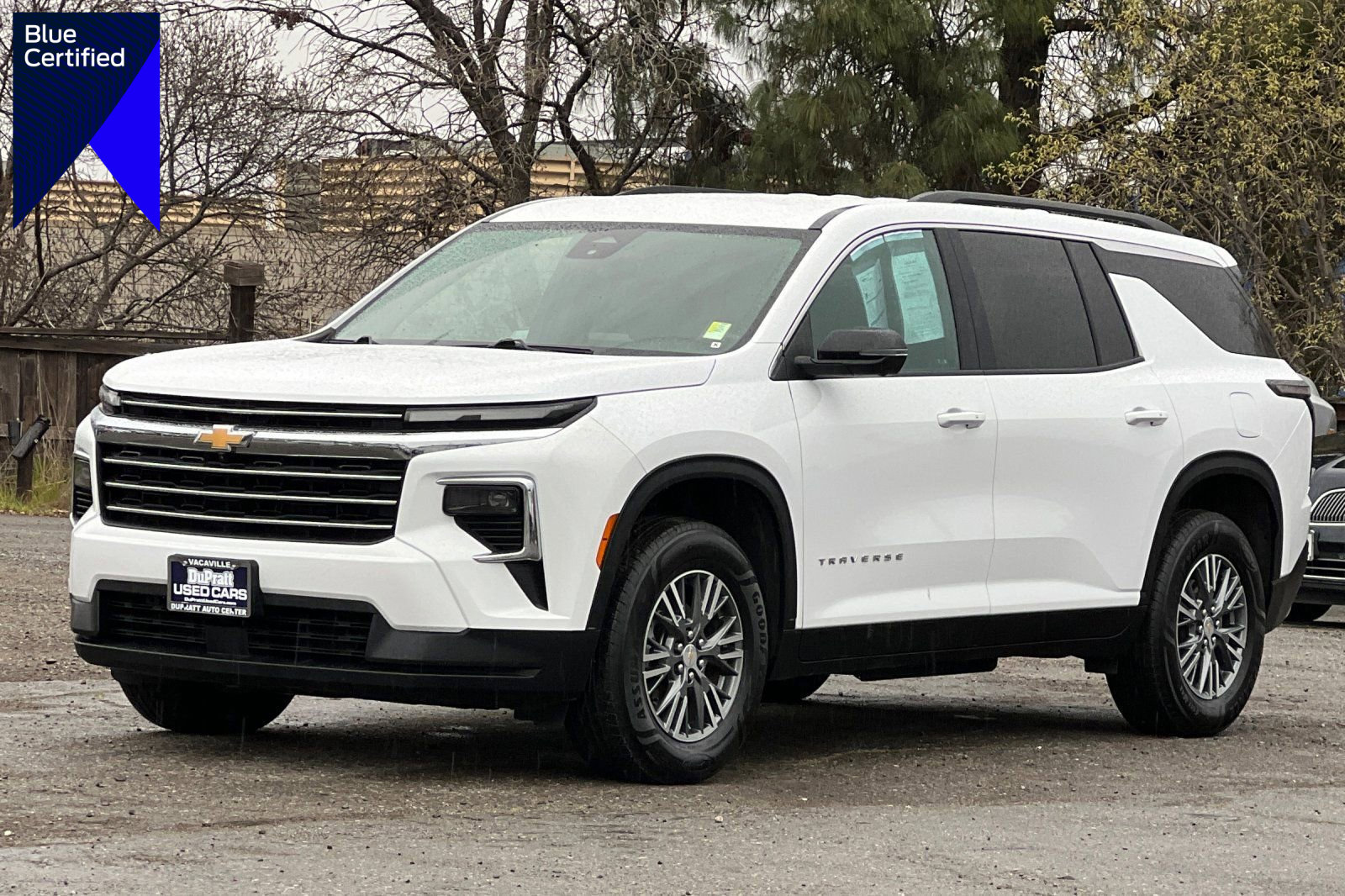 Used 2024 Chevrolet Traverse LT image 1