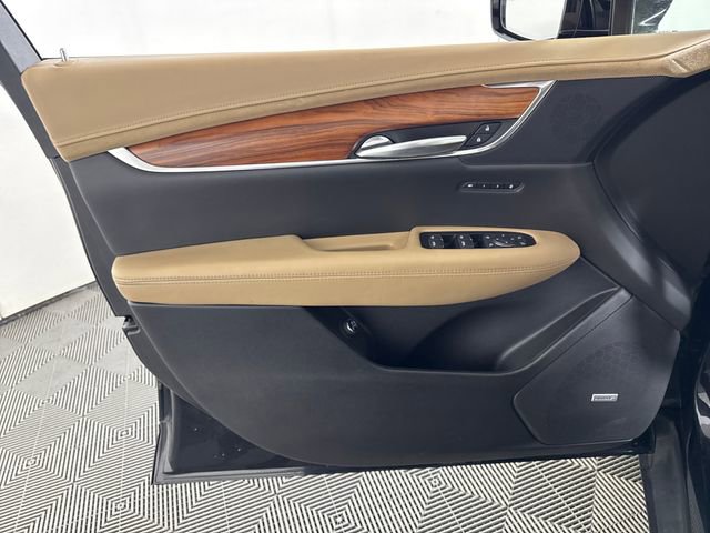 Used 2019 Cadillac XT5 Platinum AWD/4WD image 28
