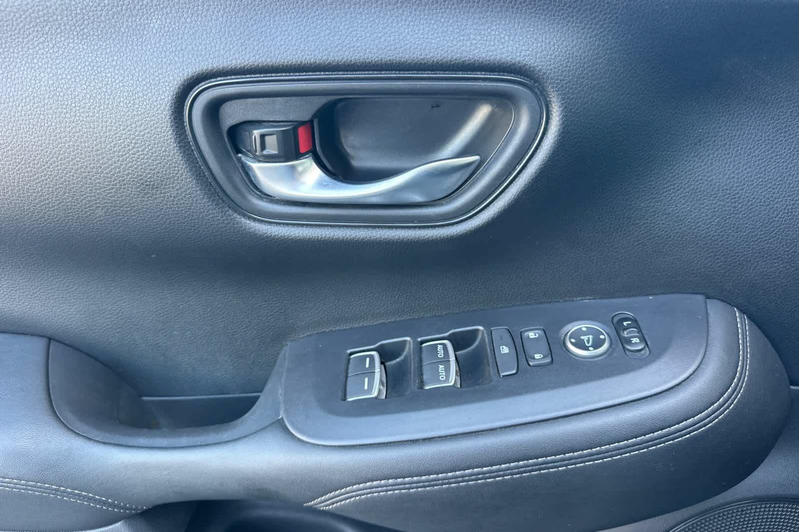 Used 2024 Honda HR-V EX-L image 13