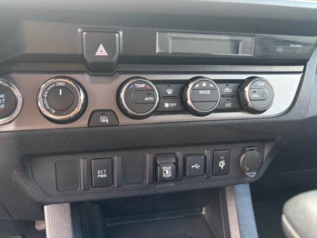 Used 2021 Toyota Tacoma TRD Sport AWD/4WD image 12