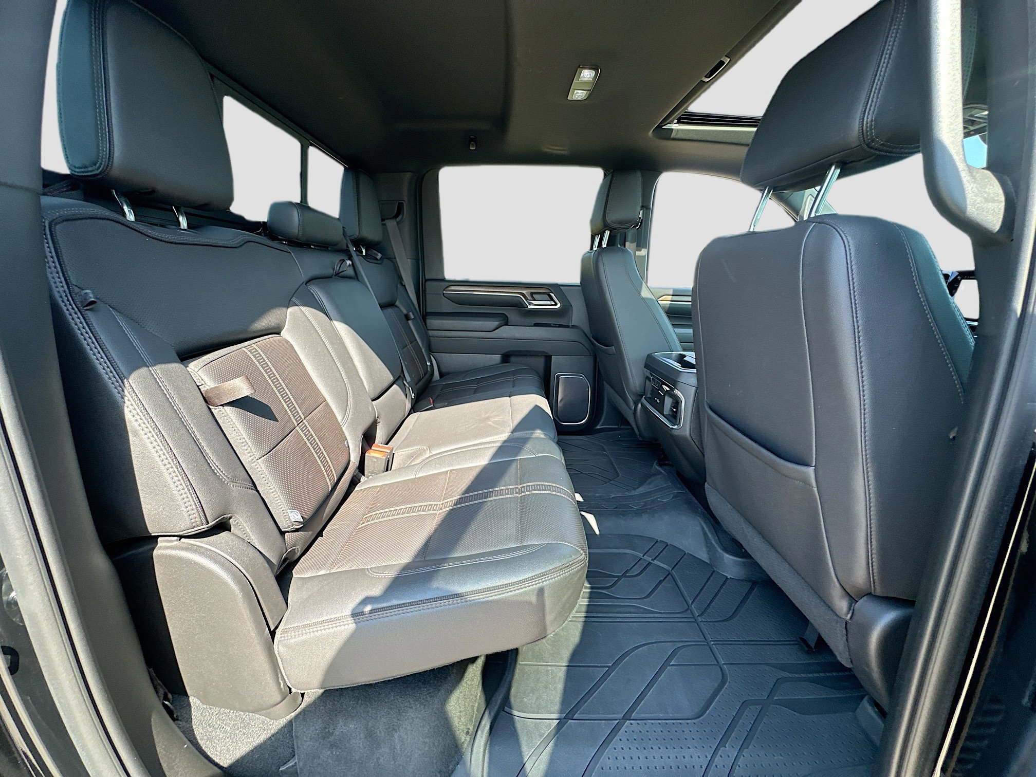 Used 2024 Chevrolet Silverado 2500 High Country w/ High Country Premium Package image 28