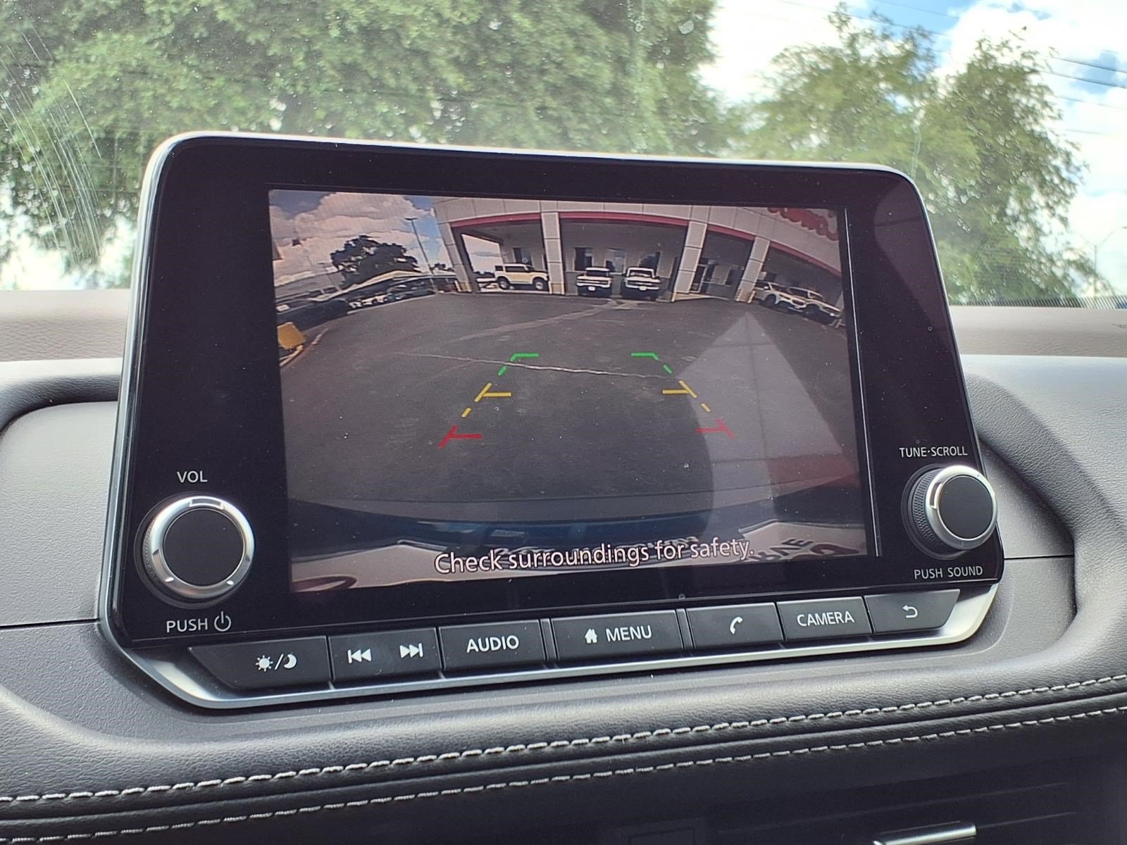 Used 2023 Nissan Rogue S FWD image 17