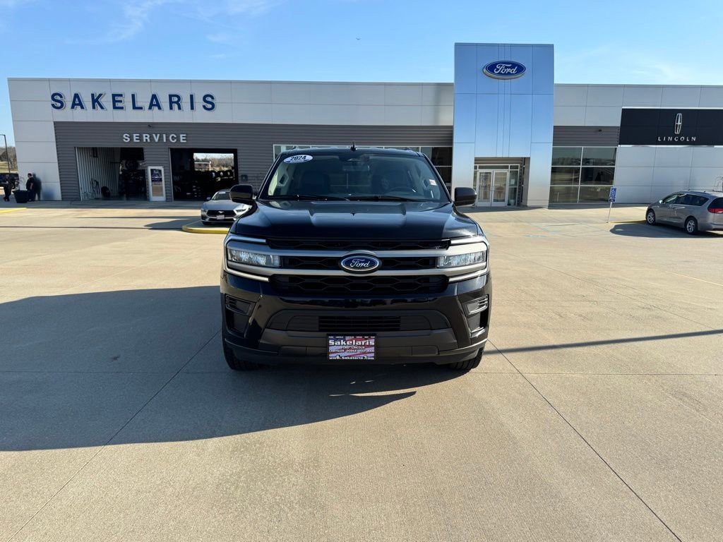 Certified 2024 Ford Expedition XLT image 8