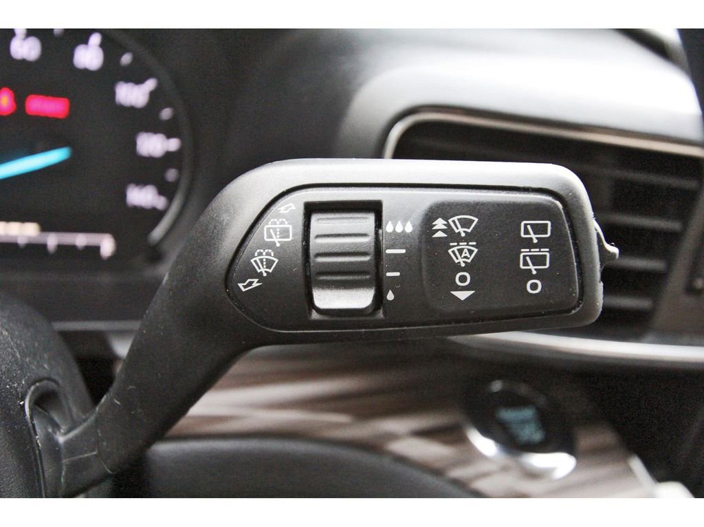 Certified 2022 Ford Explorer Limited w/ Limited Technology Package RWD image 18