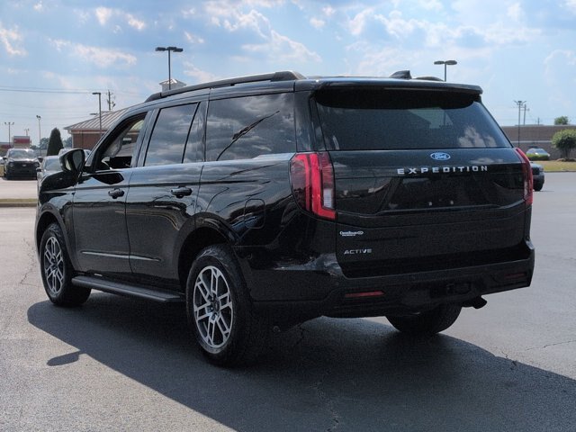 Certified 2025 Ford Expedition Active AWD/4WD image 6