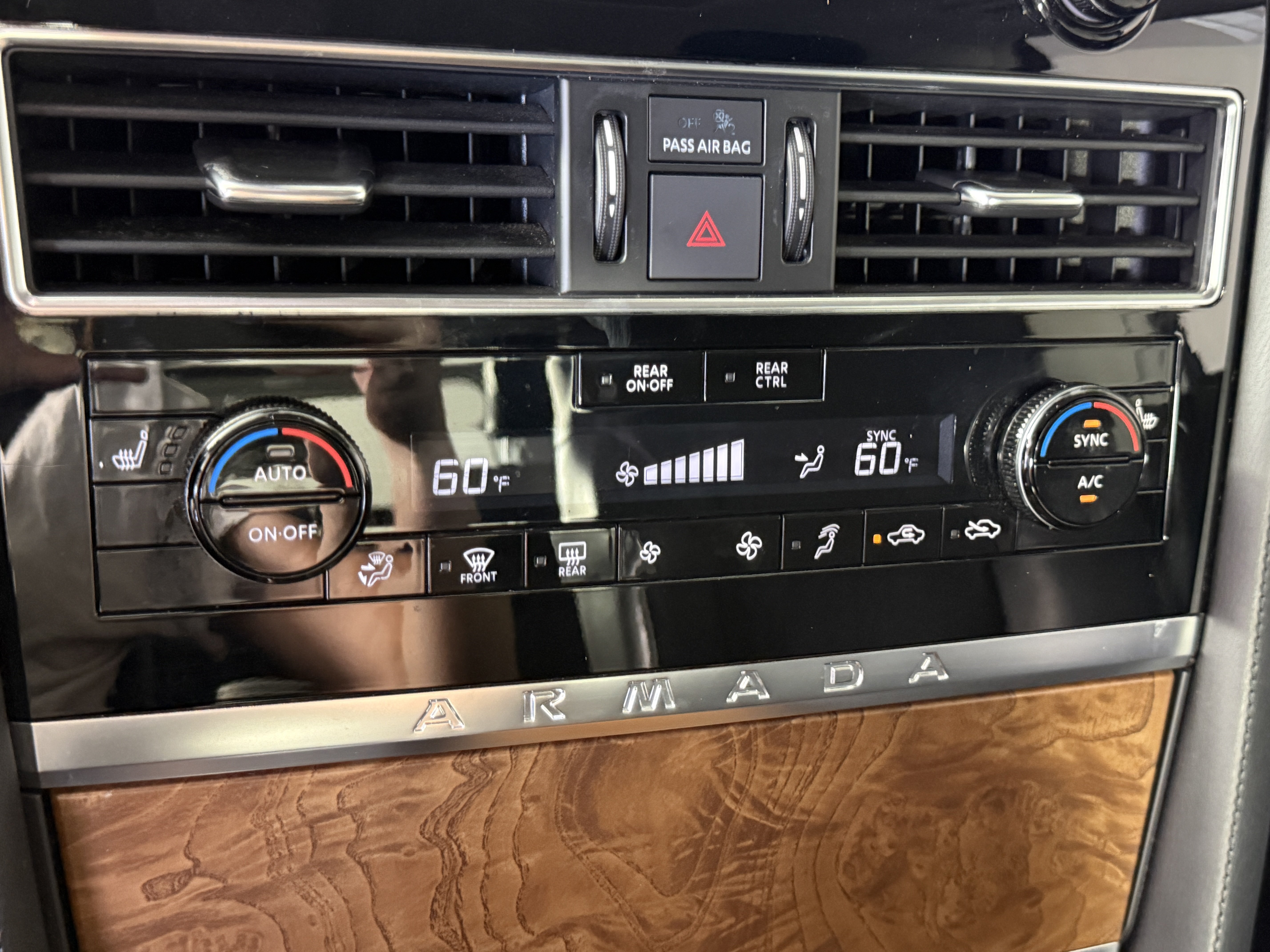 Used 2021 Nissan Armada SL w/ Captain's Chairs Package RWD image 13