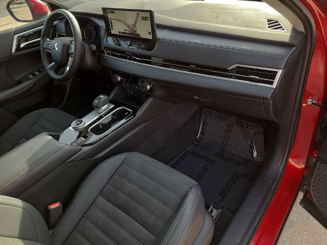 Used 2025 Mitsubishi Outlander SE AWD/4WD image 11