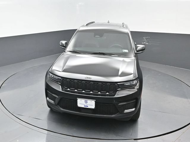Used 2025 Jeep Grand Cherokee Altitude AWD/4WD image 21