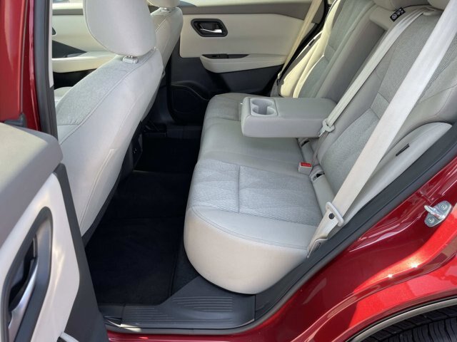 Used 2025 Nissan Rogue SV AWD/4WD image 12