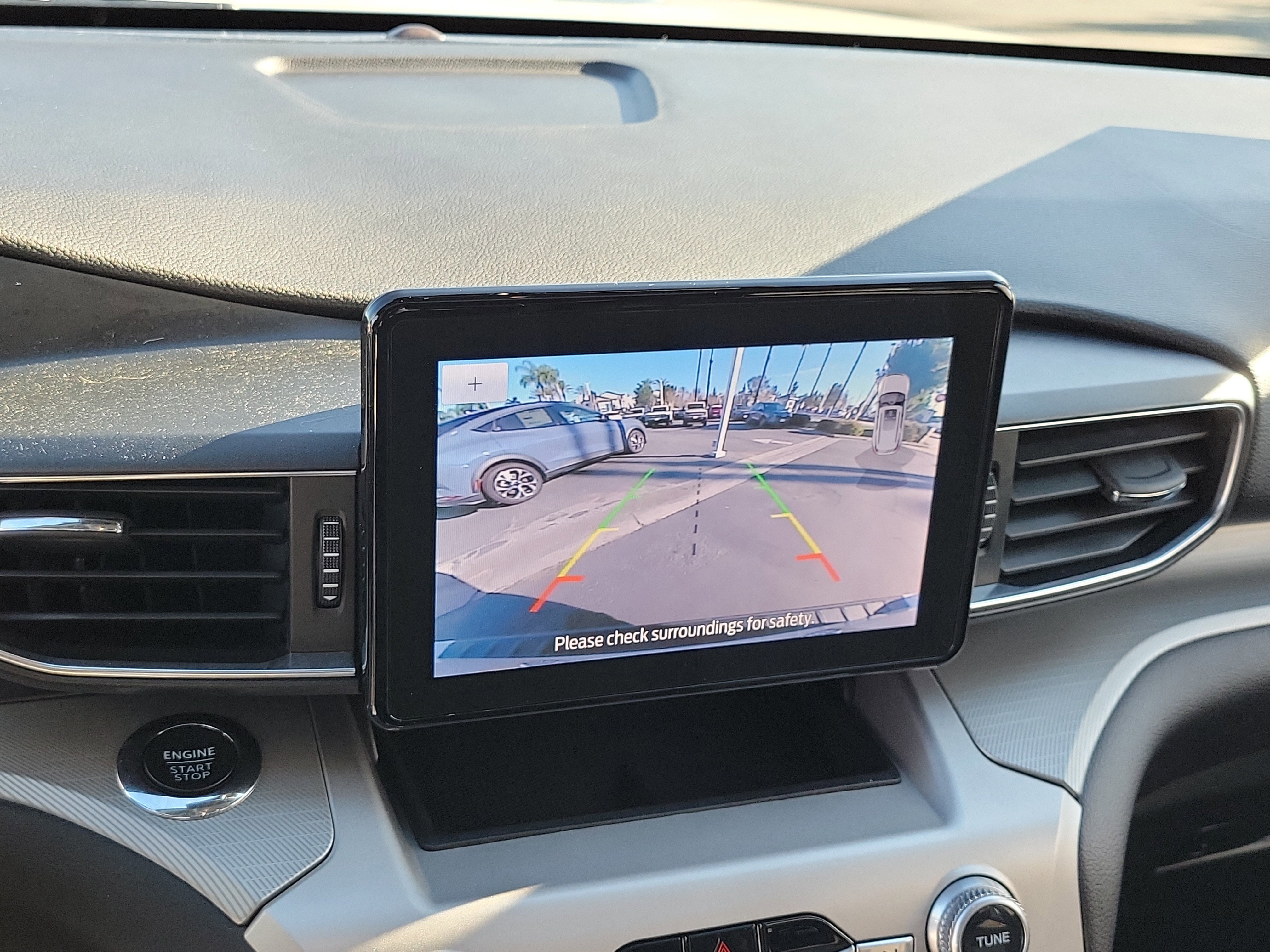 Certified 2022 Ford Explorer XLT w/ Equipment Group 202A image 10